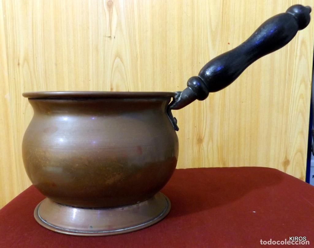 Antig&uuml;edades: CAZO EN METAL CON MANGO DE MADERA - Foto 2