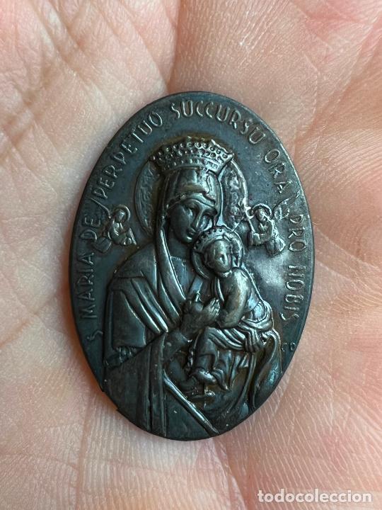 Antig&uuml;edades: medalla virgen perpetuo socorro - Foto 2