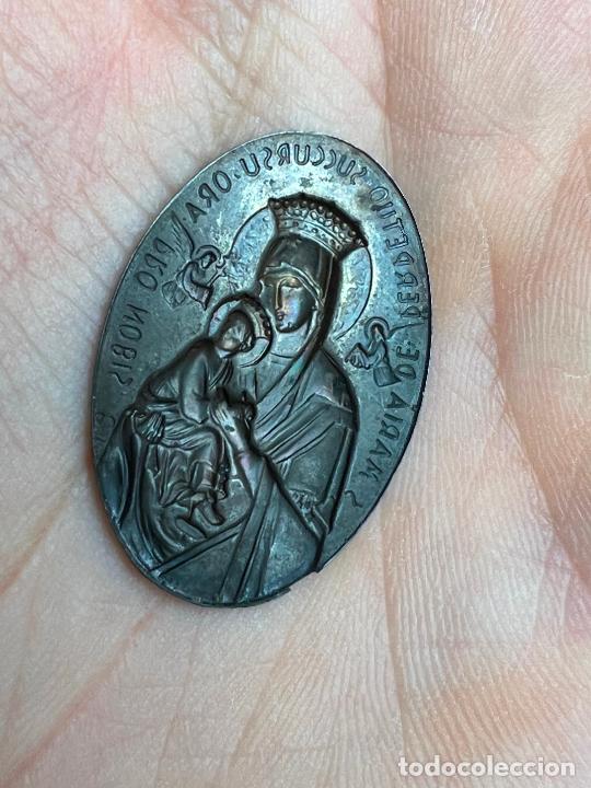 Antig&uuml;edades: medalla virgen perpetuo socorro - Foto 3