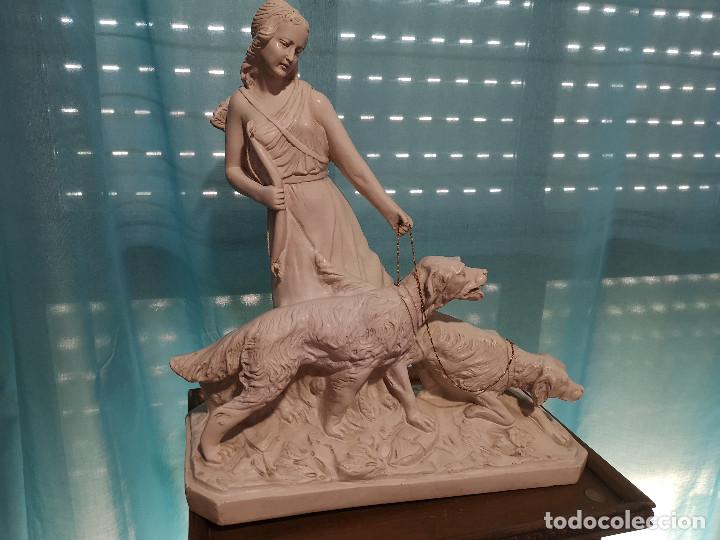 Antig&uuml;edades: Figura Artemisa con perros - Foto 2