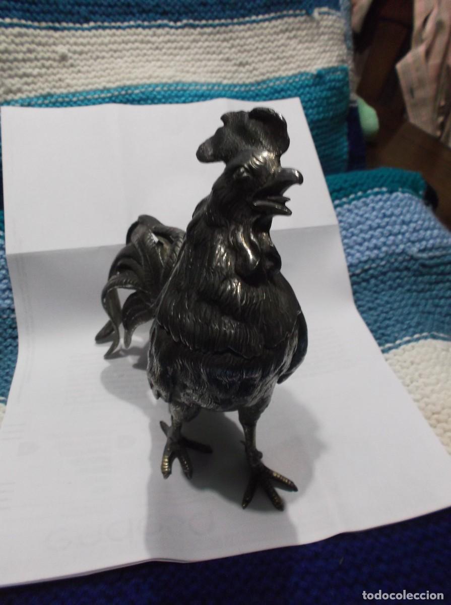 Antig&uuml;edades: GALLO DE METAL PLATEADO. - Foto 1