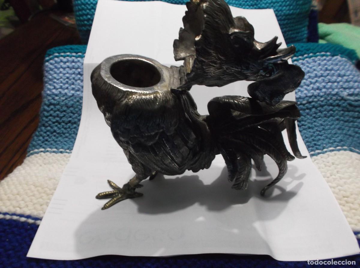 Antig&uuml;edades: GALLO DE METAL PLATEADO. - Foto 3