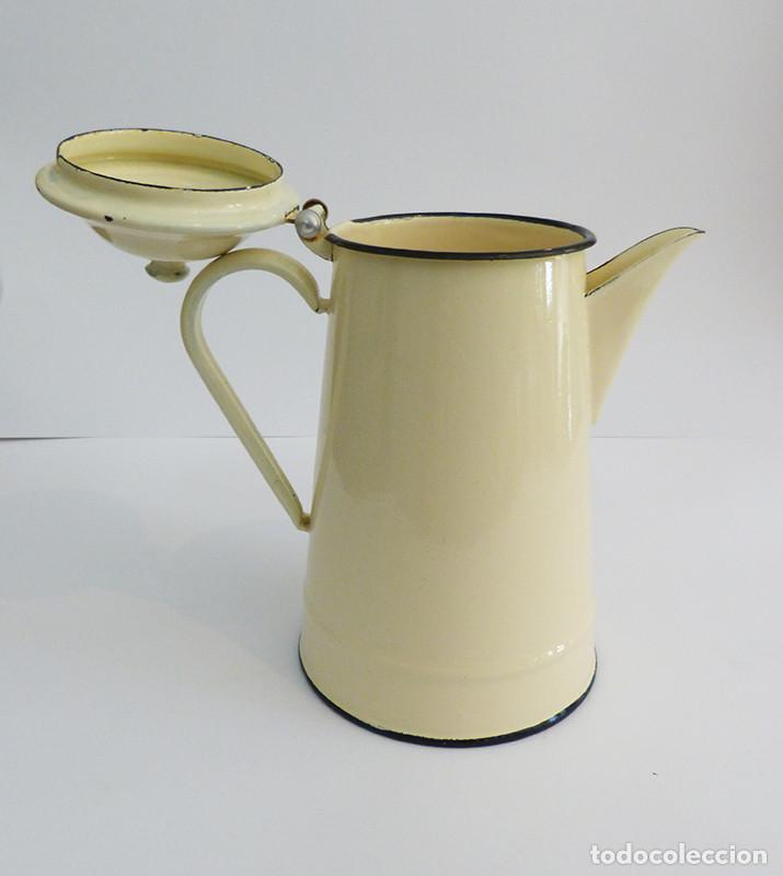 Antig&uuml;edades: Cafetera met&aacute;lica esmaltada - Foto 3