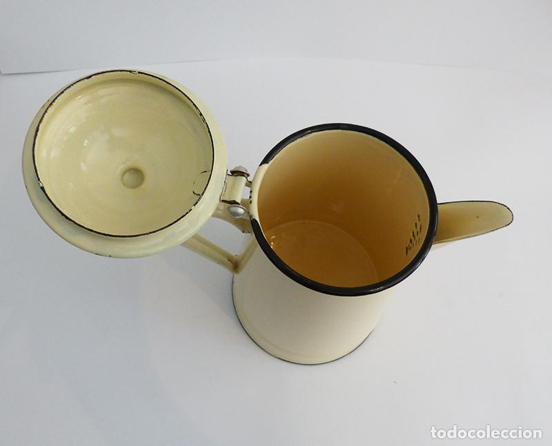 Antig&uuml;edades: Cafetera met&aacute;lica esmaltada - Foto 4