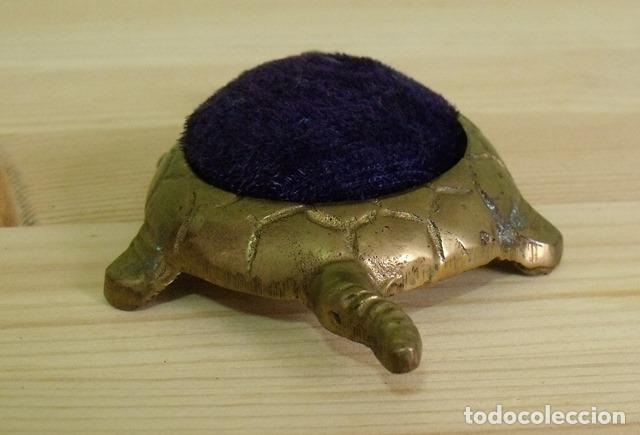Antig&uuml;edades: Alfiletero Bronce Figura Tortuga - Foto 3