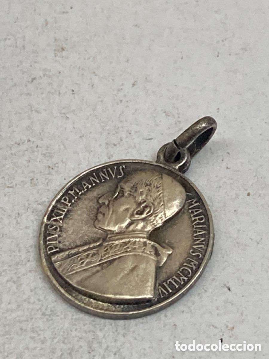 Antig&uuml;edades: Medalla religiosa met&aacute;lica - Foto 2