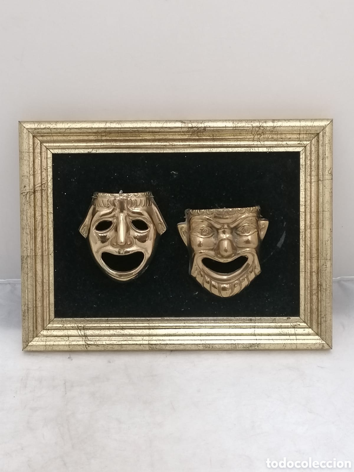 Antiques: Plaf&oacute;n de m&aacute;scaras