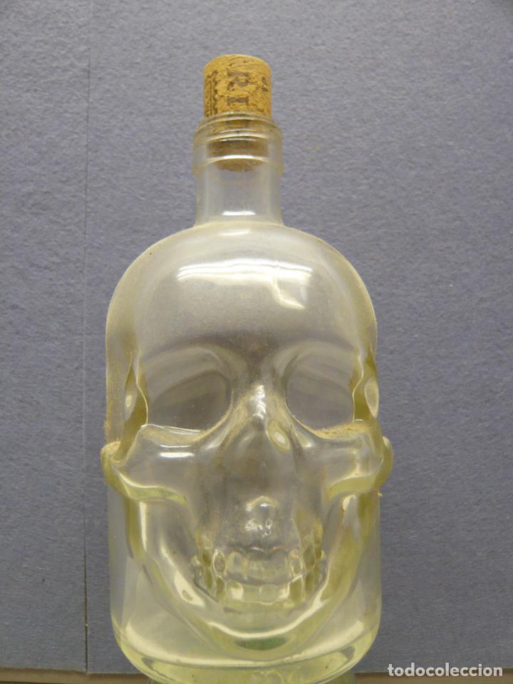 Antig&uuml;edades: Antigua botella calavera - Foto 1
