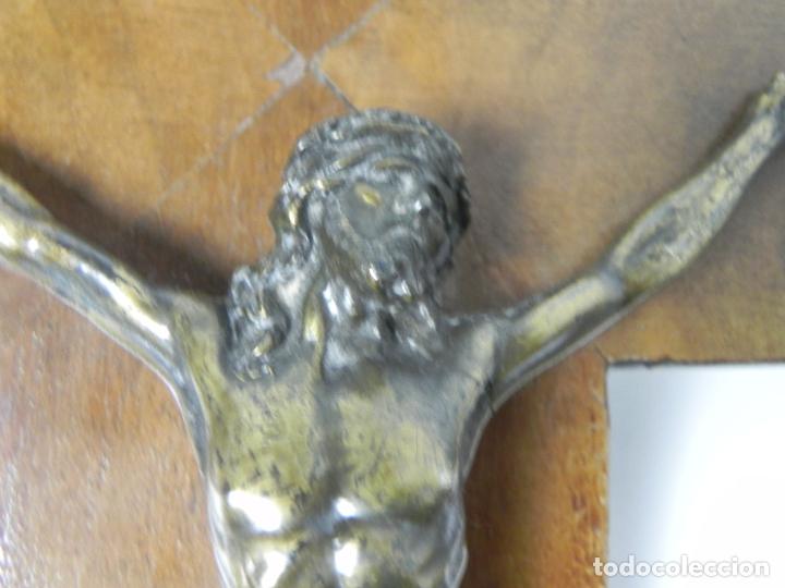 Antig&uuml;edades: CRUCIFIJO DE MADERA CON BRONCE (35x19,5 cm.) - Foto 9