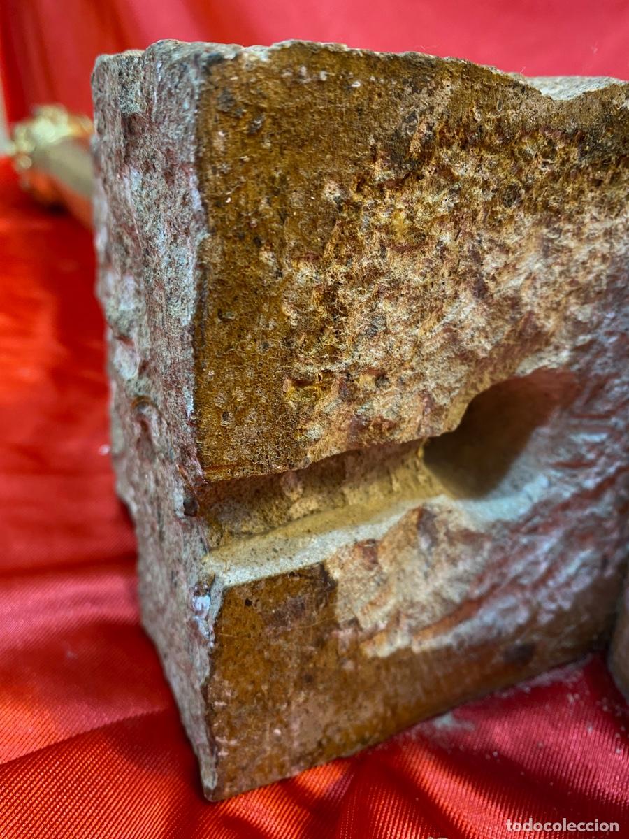 Antig&uuml;edades: CANDELABRO EN PAN DE ORO CON BASE DE PIEDRA - Foto 5
