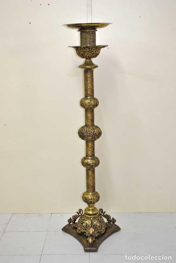 Antig&uuml;edades: GRAN HACHERO DE BRONCE DORADO - Foto 1