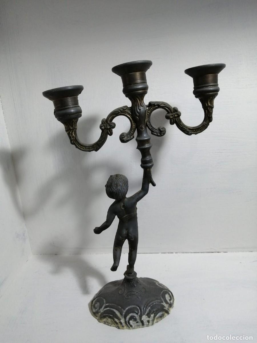 Antig&uuml;edades: Antiguo candelabro de calamina - Foto 2
