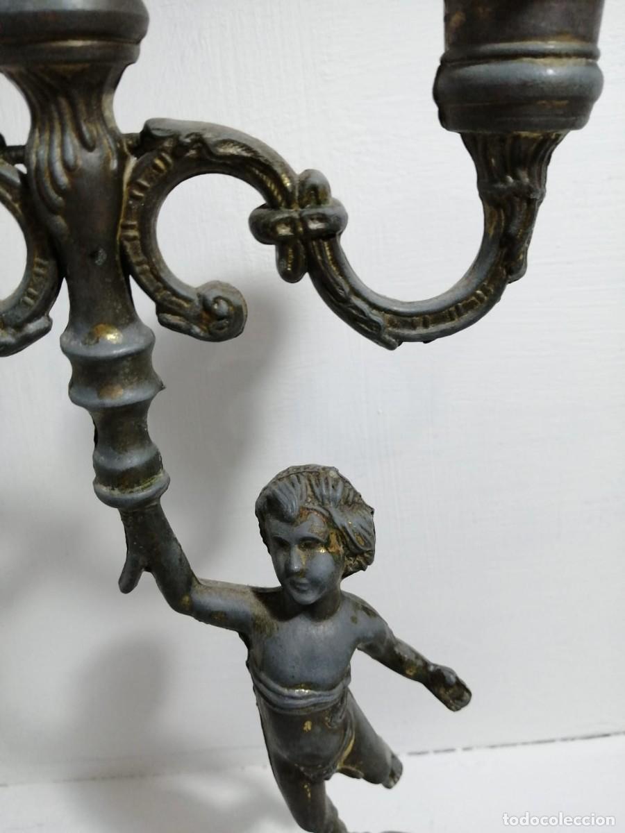 Antig&uuml;edades: Antiguo candelabro de calamina - Foto 3