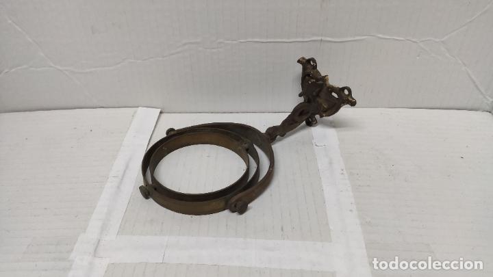 Antig&uuml;edades: APLIQUE DE LUZ BRONCE DE BARCO PARA QUINQUE - Foto 2