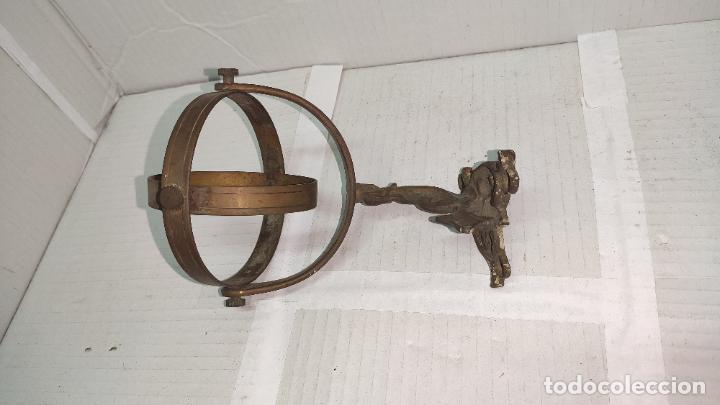 Antig&uuml;edades: APLIQUE DE LUZ BRONCE DE BARCO PARA QUINQUE - Foto 3
