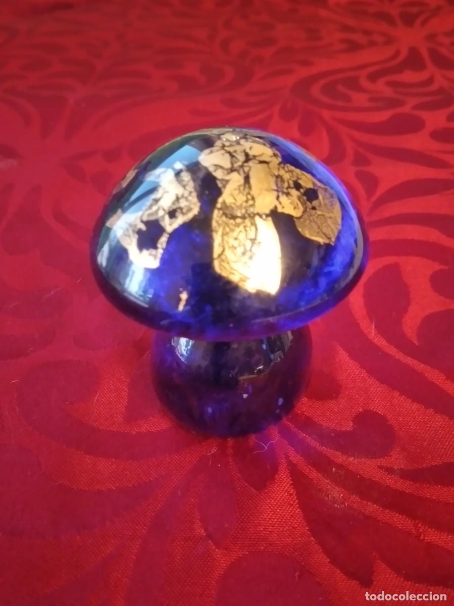 Antig&uuml;edades: Seta de cristal de murano con oro en el interior. - Foto 1