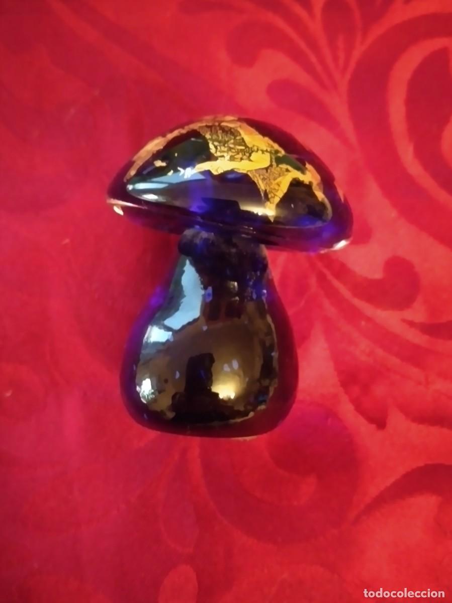 Antig&uuml;edades: Seta de cristal de murano con oro en el interior. - Foto 3