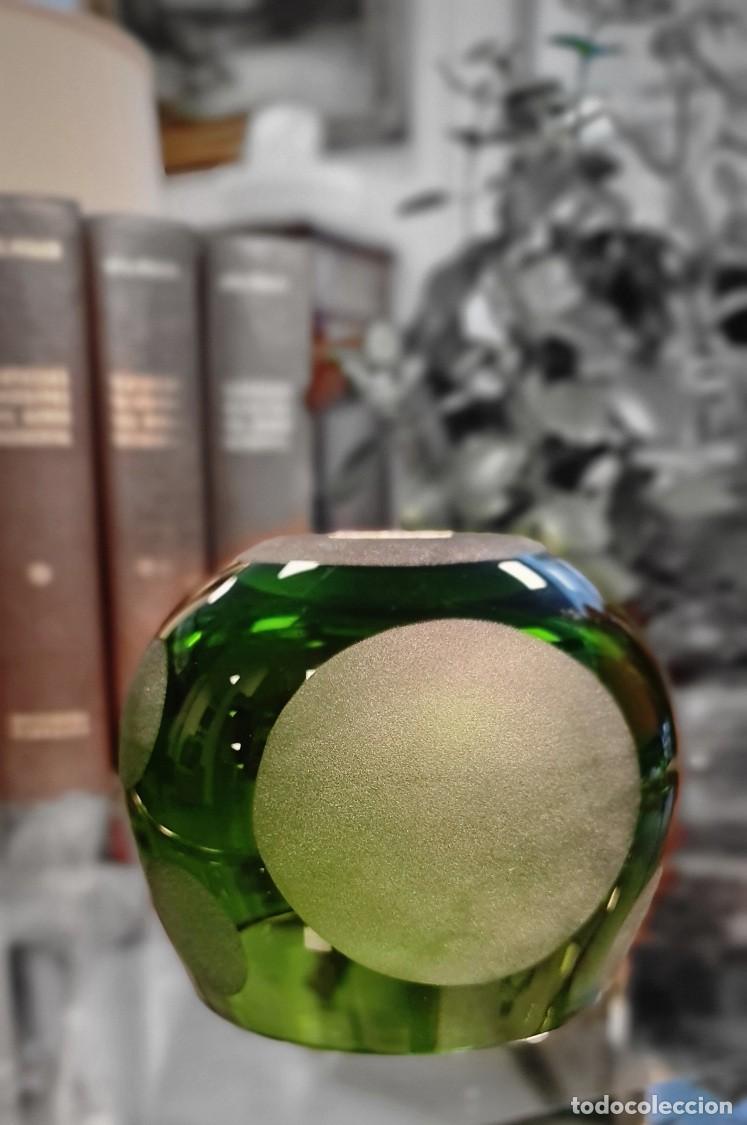 Antig&uuml;edades: Cuenco de cristal verde y acetado - Foto 5