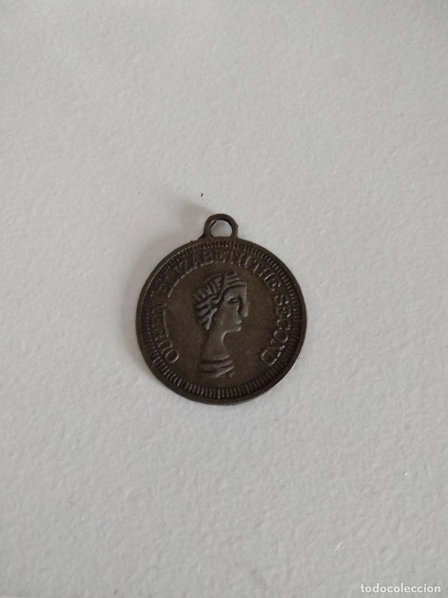 Antig&uuml;edades: MEDALLA OUEEN ELIZABETH THE SECOND - Foto 1