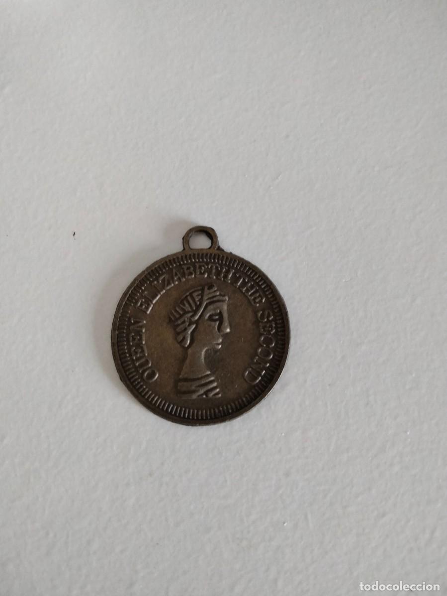 Antig&uuml;edades: MEDALLA OUEEN ELIZABETH THE SECOND - Foto 2