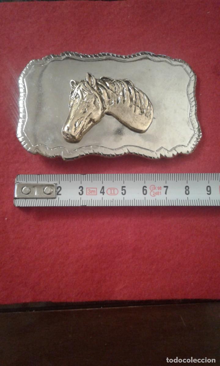 Antig&uuml;edades: GRAN HEBILLA PARA VAQUEROS CABALLO TEJANO - Foto 1