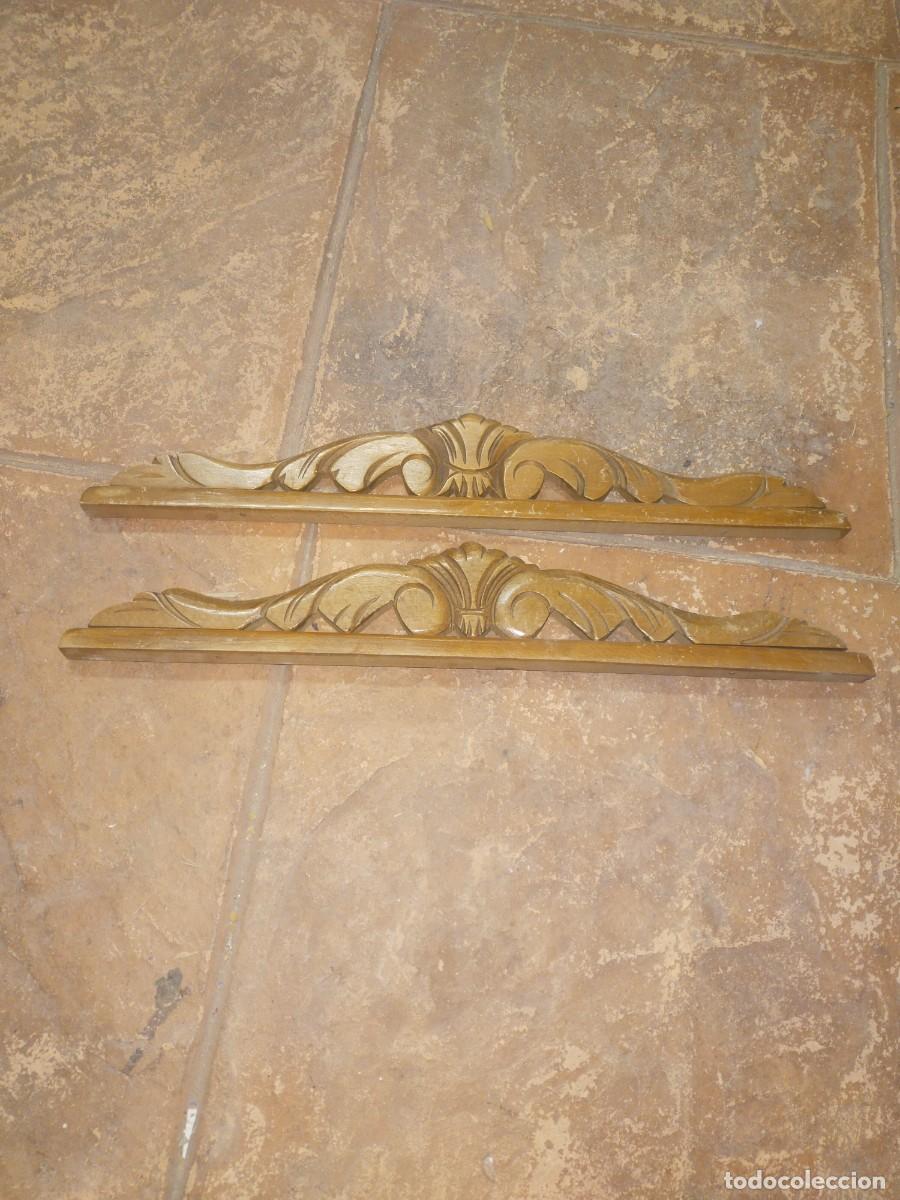 Antig&uuml;edades: Pareja de coronaci&oacute;n o terminales en madera - Foto 1