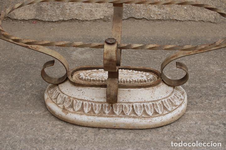 Antig&uuml;edades: mesa baja de forja - Foto 4