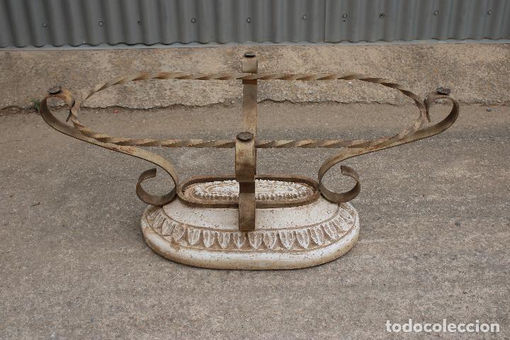 Antig&uuml;edades: mesa baja de forja - Foto 1