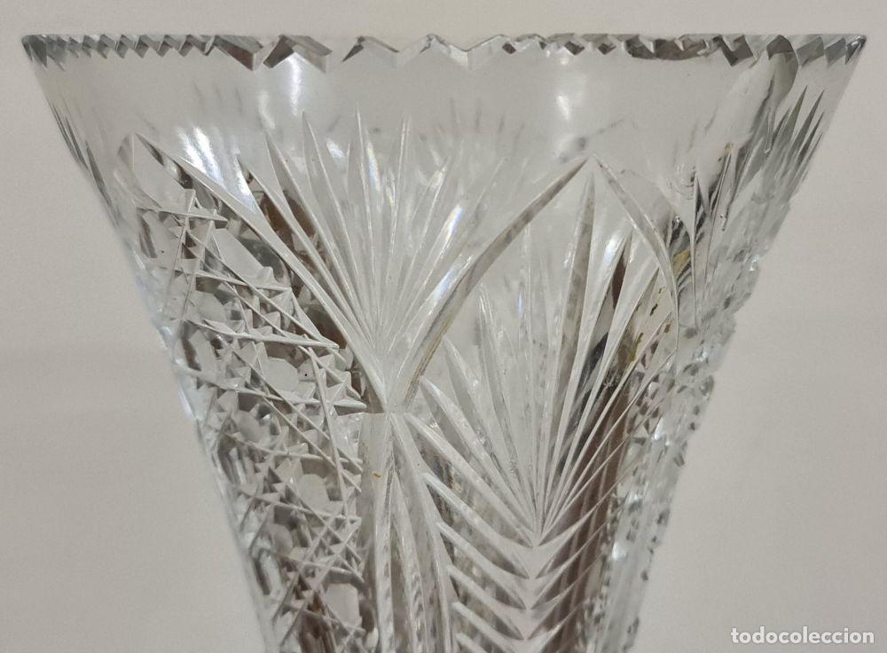 Antig&uuml;edades: JARR&Oacute;N DE CRISTAL TALLADO. BASE DE PLATA. CIRCA 1950. - Foto 18
