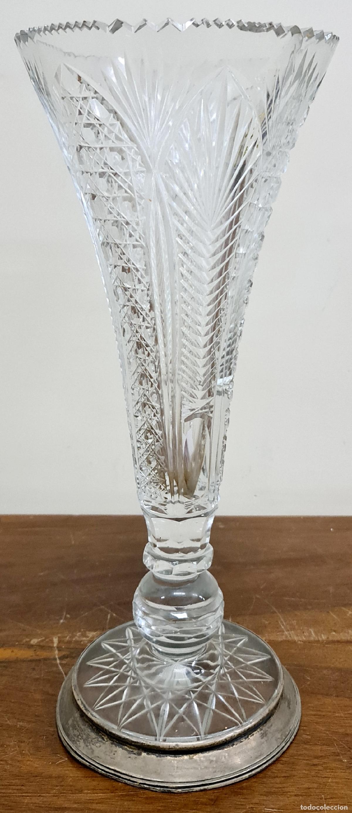 Antig&uuml;edades: JARR&Oacute;N DE CRISTAL TALLADO. BASE DE PLATA. CIRCA 1950. - Foto 1