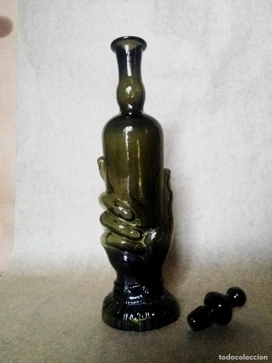 Antig&uuml;edades: BOTELLA CRISTAL PPRENSADO CON MANO EN RELIEVE - Foto 3