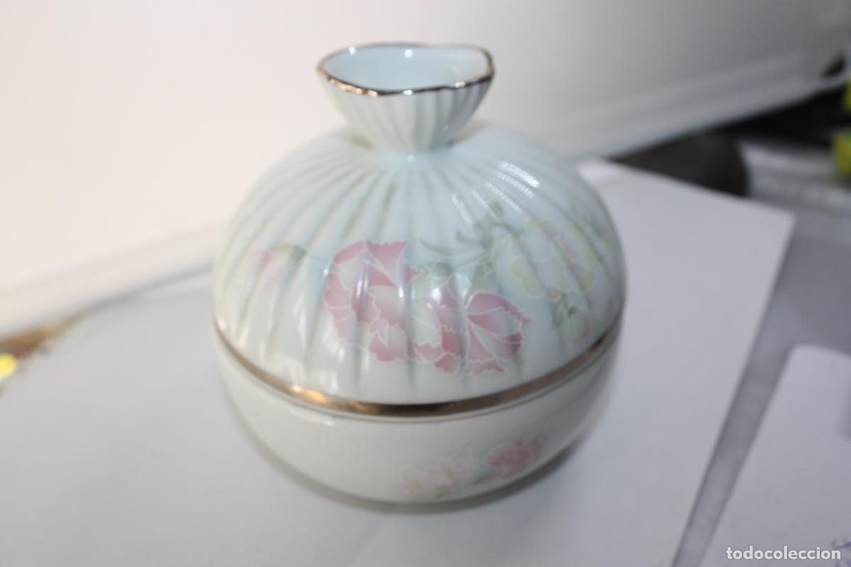 Antig&uuml;edades: TARRO PORCELANA VP - Foto 1