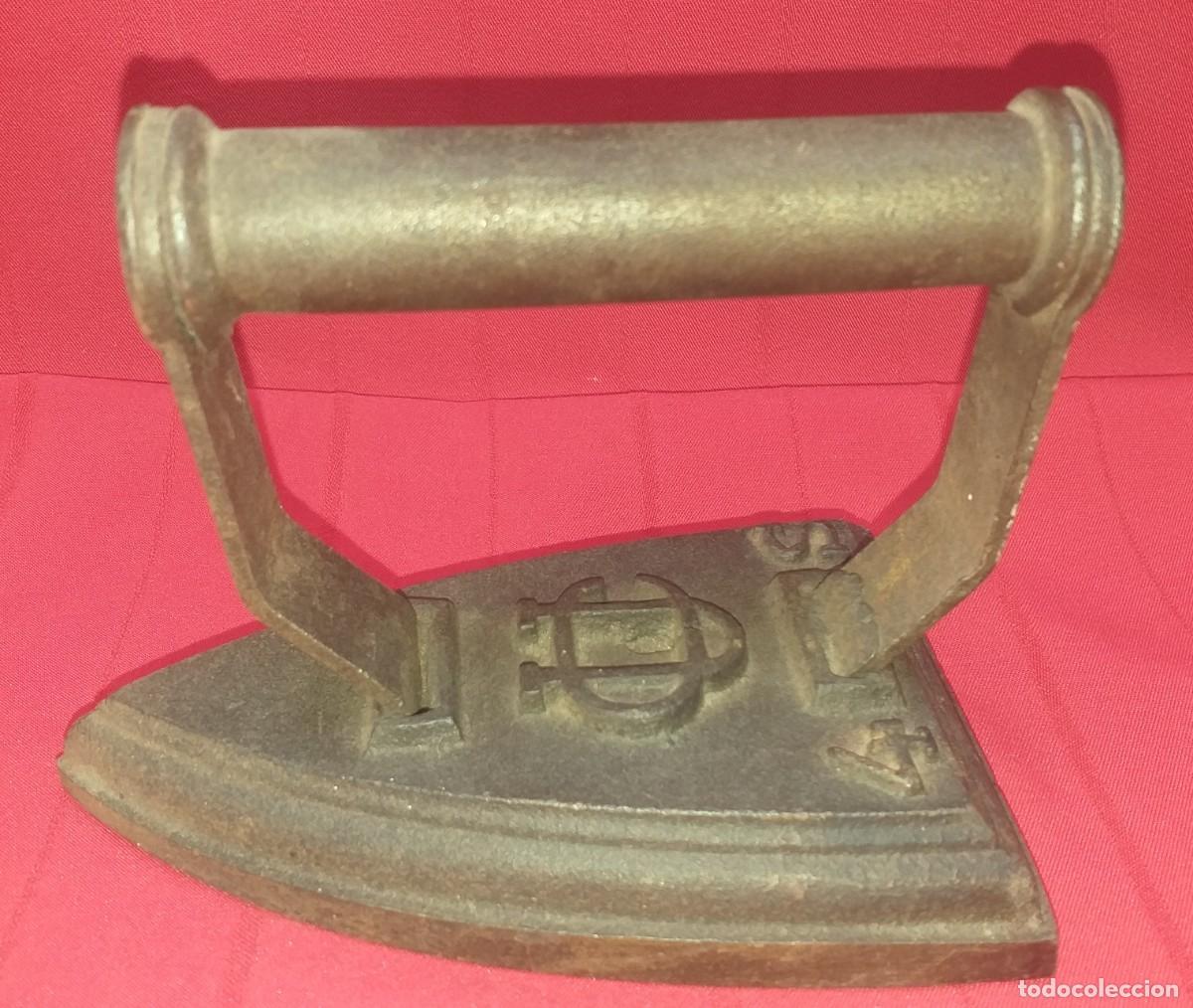 Antig&uuml;edades: PLANCHA DE HIERRO MARCA UC N&ordm;4 S - Foto 1