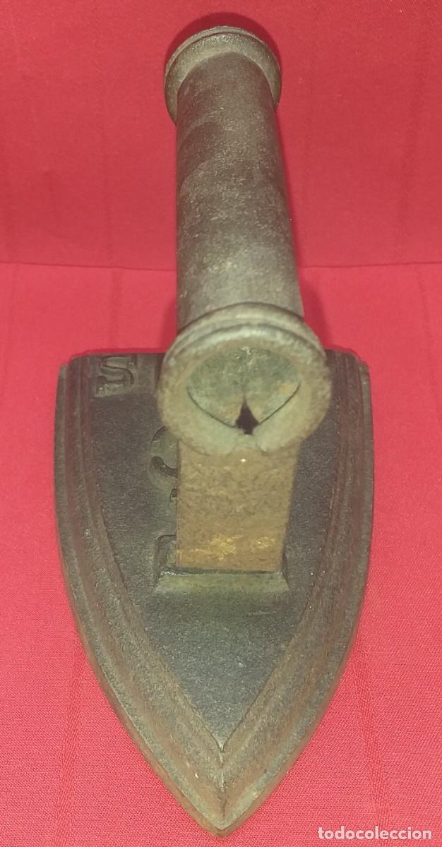 Antig&uuml;edades: PLANCHA DE HIERRO MARCA UC N&ordm;4 S - Foto 8
