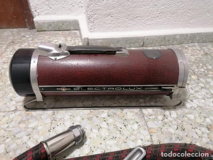 Antig&uuml;edades: ANTIGUO ASPIRADOR ELECTROLUX - Foto 3