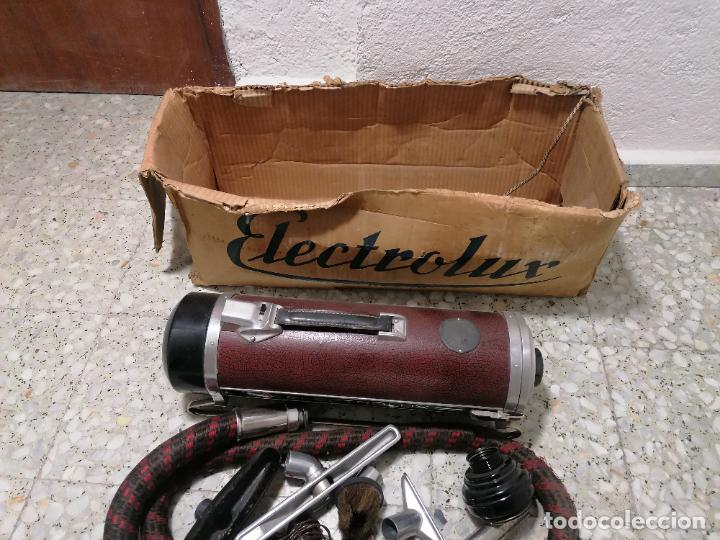 Antig&uuml;edades: ANTIGUO ASPIRADOR ELECTROLUX - Foto 4