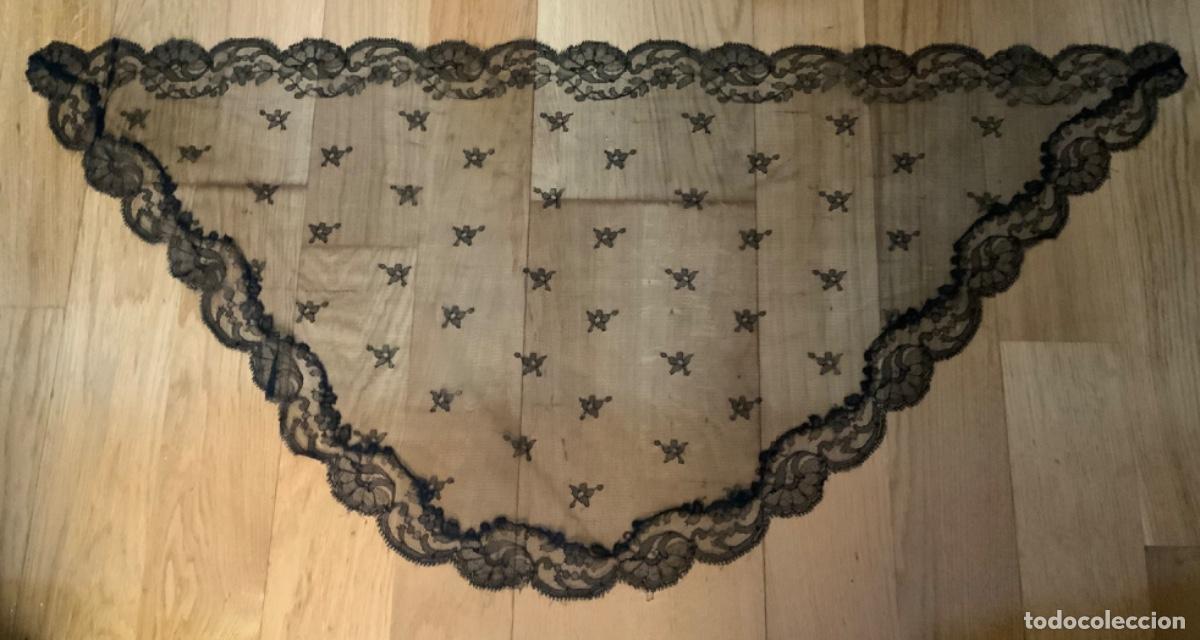 Antig&uuml;edades: ANTIGUA MANTILLA TRIANGULAR - Foto 4