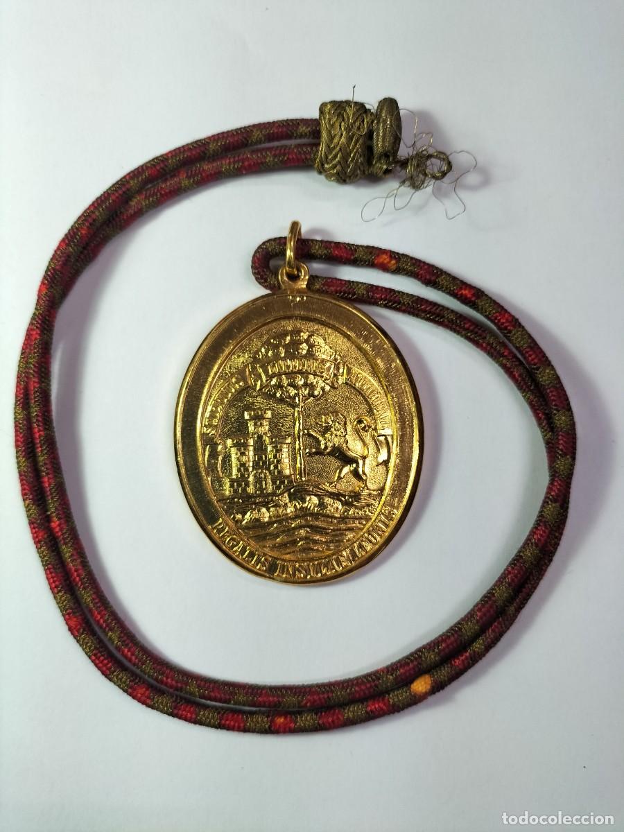 Antig&uuml;edades: medalla con castillo y leon - Foto 1
