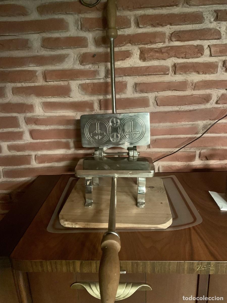 Antig&uuml;edades: HOSTIARIO Y RECORTADOR. - Foto 1