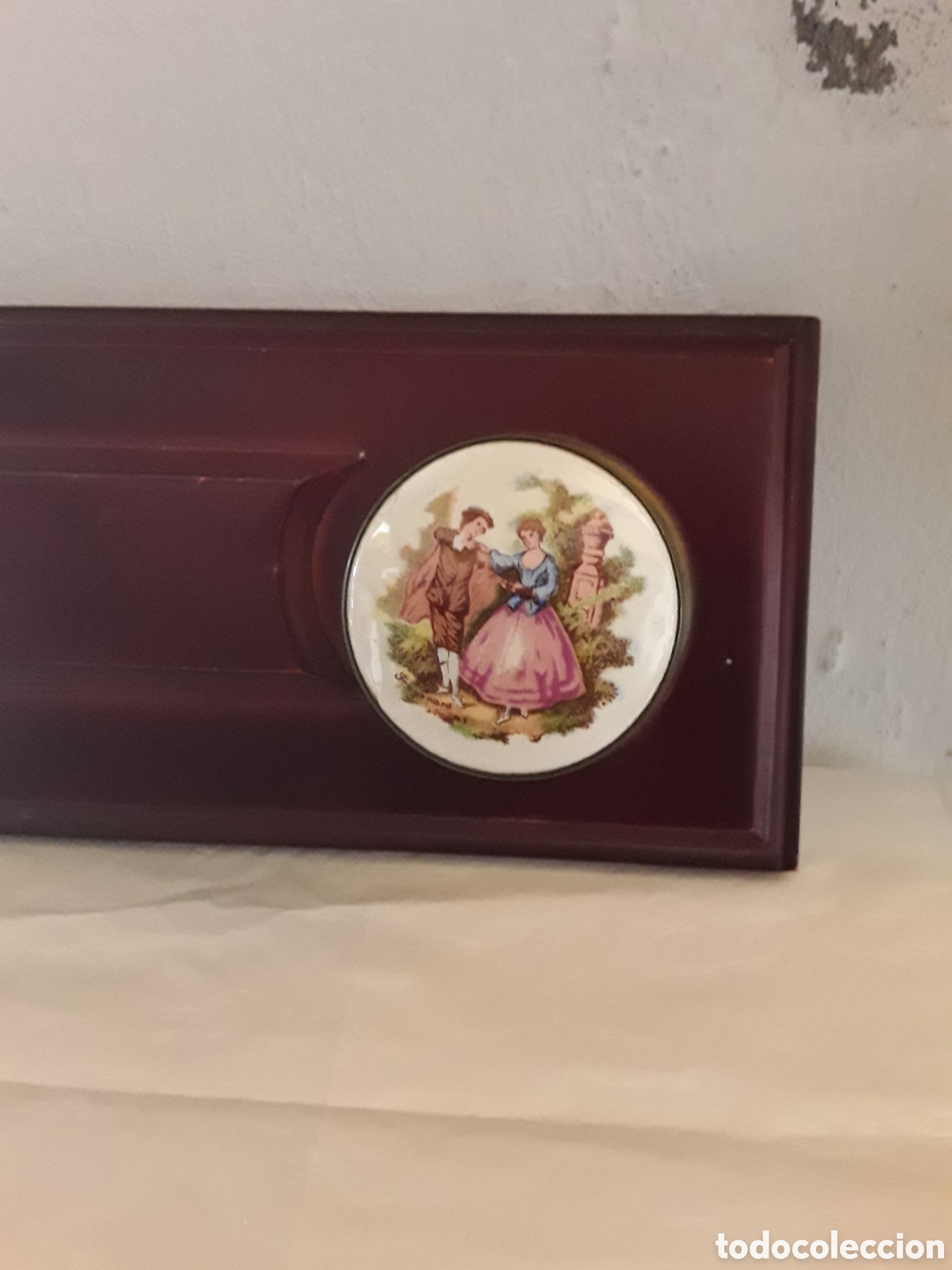 Antig&uuml;edades: Perchero de pared en madera , lat&oacute;n y ceramica - Foto 4