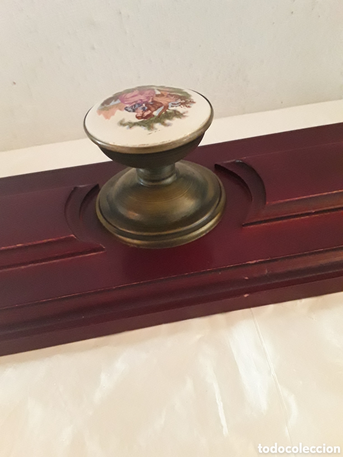 Antig&uuml;edades: Perchero de pared en madera , lat&oacute;n y ceramica - Foto 10