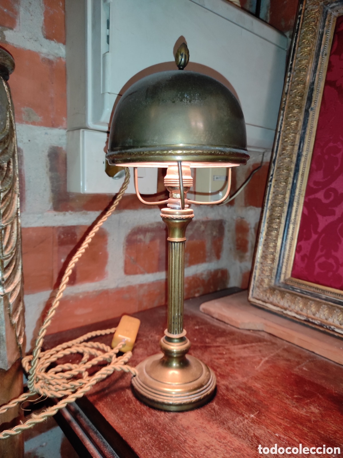 Antig&uuml;edades: Antigua L&aacute;mpara de Sobremesa de Bronce - Foto 1