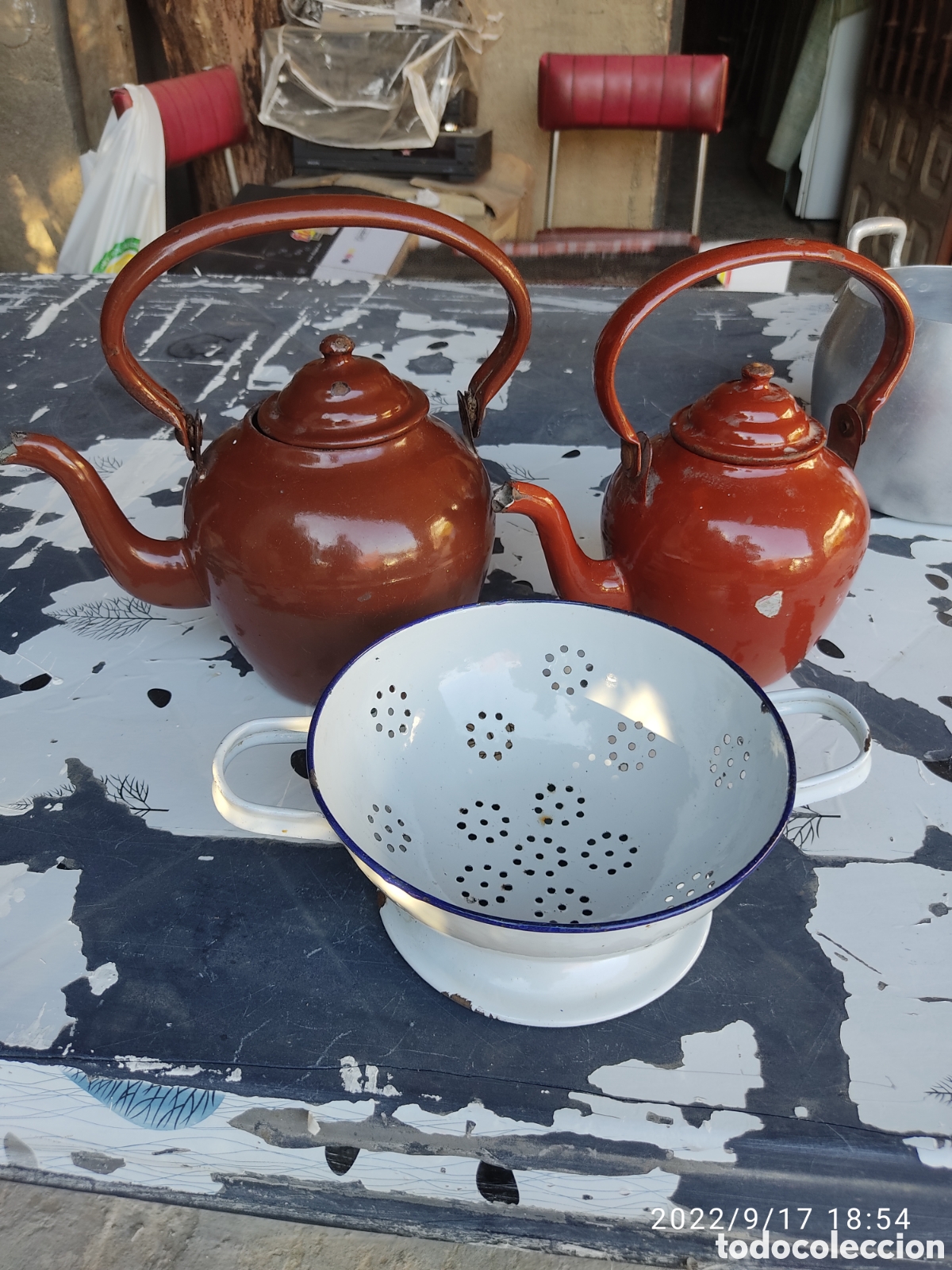 Antig&uuml;edades: Cafetera esmaltada - Foto 1