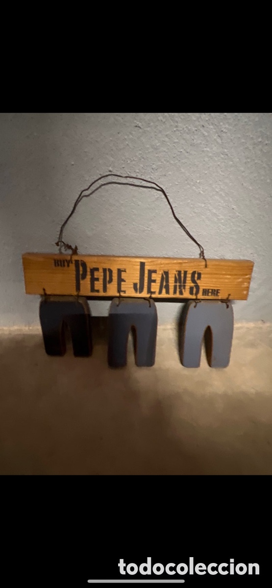 Antig&uuml;edades: T5/A1/WAL. EXPOSITOR DE MADERA PEPE JEANS - Foto 3