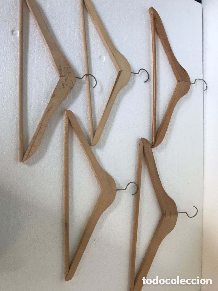 Antig&uuml;edades: Lote 5 perchas de madera 43x23cm - Foto 4