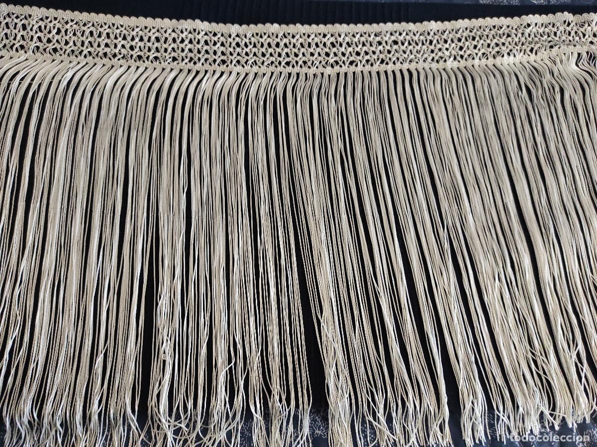 Antig&uuml;edades: FLECOS DE SEDA BEIGE CLARO ANTIGUOS - Foto 2