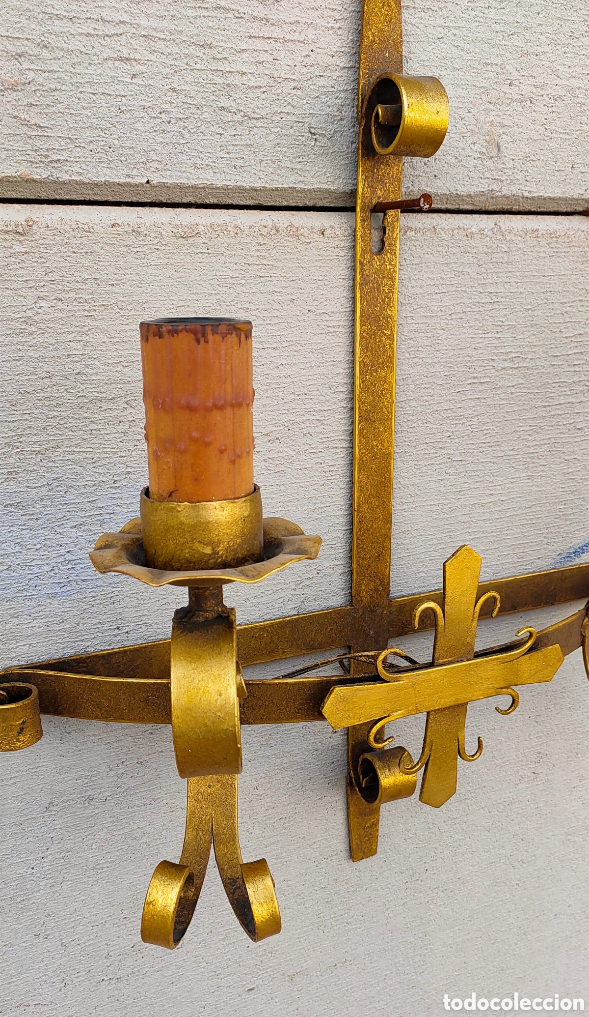 Antig&uuml;edades: Candelabro de forja para pared - Foto 2