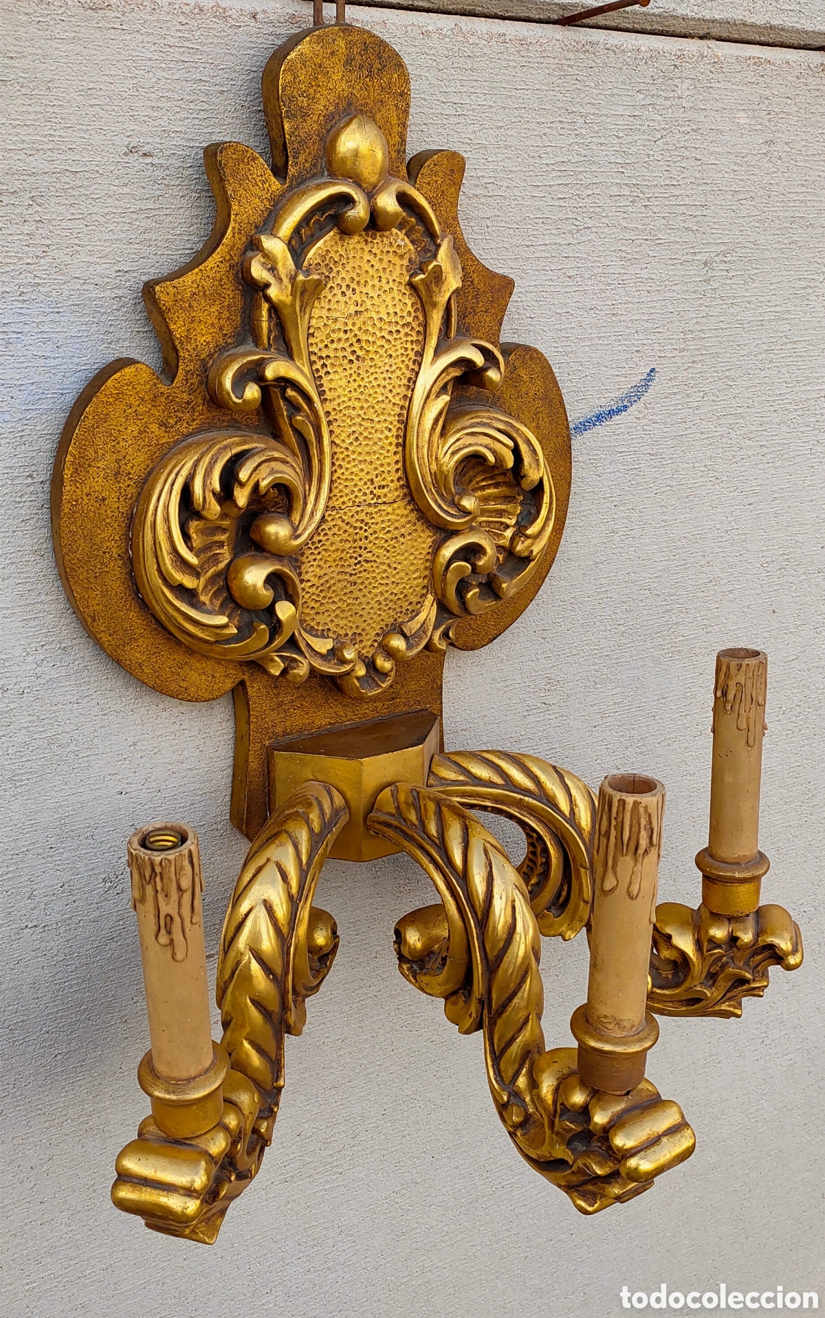 Antig&uuml;edades: Candelabro de madera dorada - Foto 2