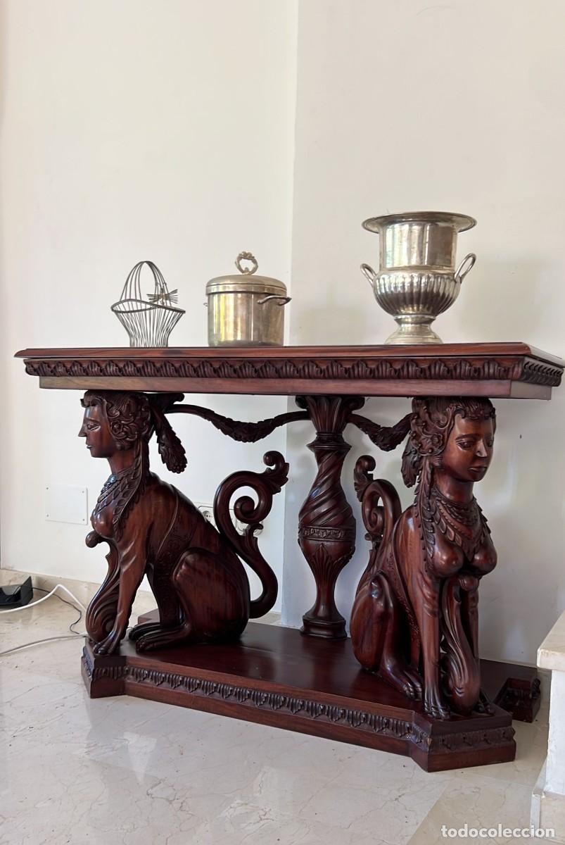 Antig&uuml;edades: Mesa de televisi&oacute;n. - Foto 1