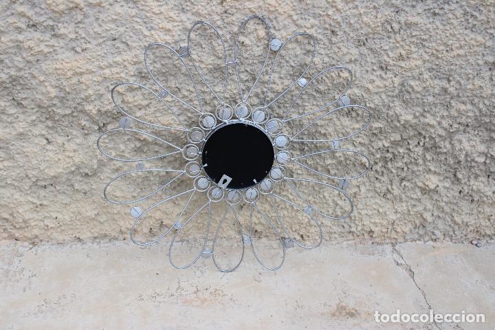 Antig&uuml;edades: espejo sol metalico - Foto 3